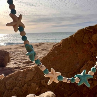 Collar de estrellas y piedras naturales