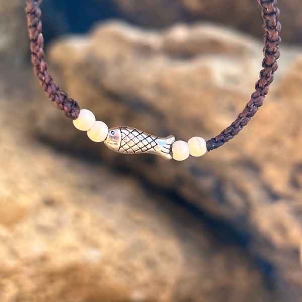 Pulsera pescaíto marrón y piedras naturales