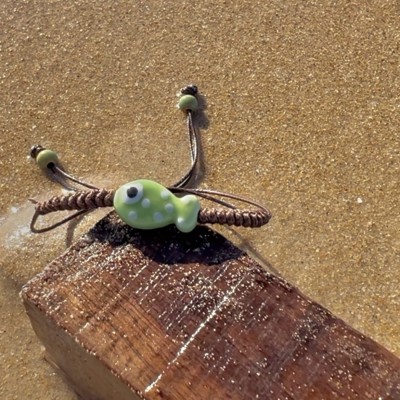 Pulsera pez de cerámica MORADA